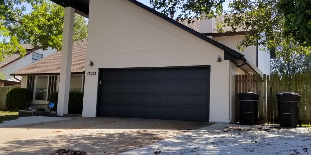 After pic of a beautifully repainted exterior home in Oklahoma City